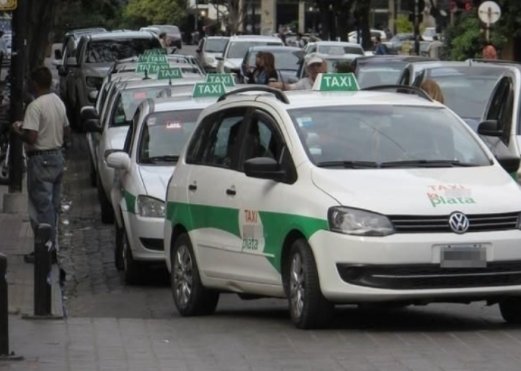 " NUEVAMENTE EL GOBIERNO NACIONAL DE ALI BABA Y SUS SECUACES AUTORIZARON OTRO AUMENTO DE COMBUSTIBLE ". ESTO YA NO  VA MÁS, NO HAY PLATA QUE ALCANZE,NOS  SIGUEN CONDENANDO AL HAMBRE ."