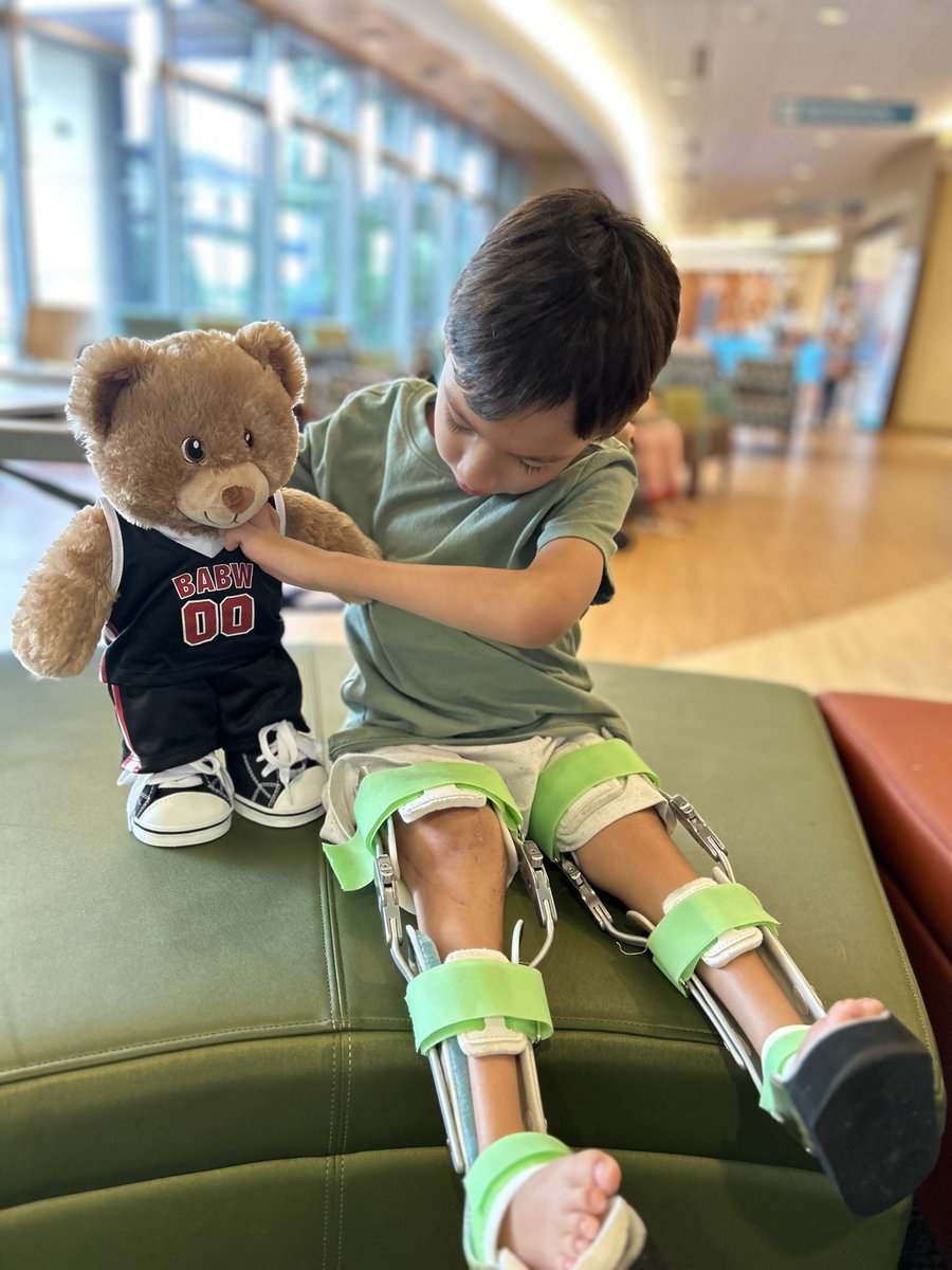 ShrinersStLouis's tweet image. Shriners Children's St. Louis is wishing you a bear-y wonderful day! 🧸
Thank you to our partners at Build-a-Bear Foundation for donating these cute and cuddly pals for our patients!
And a special thanks to Worldwide Technology for helping make this a memorable event.