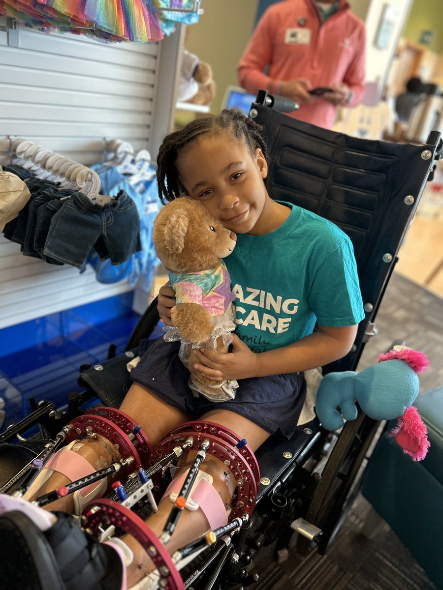 ShrinersStLouis's tweet image. Shriners Children's St. Louis is wishing you a bear-y wonderful day! 🧸
Thank you to our partners at Build-a-Bear Foundation for donating these cute and cuddly pals for our patients!
And a special thanks to Worldwide Technology for helping make this a memorable event.