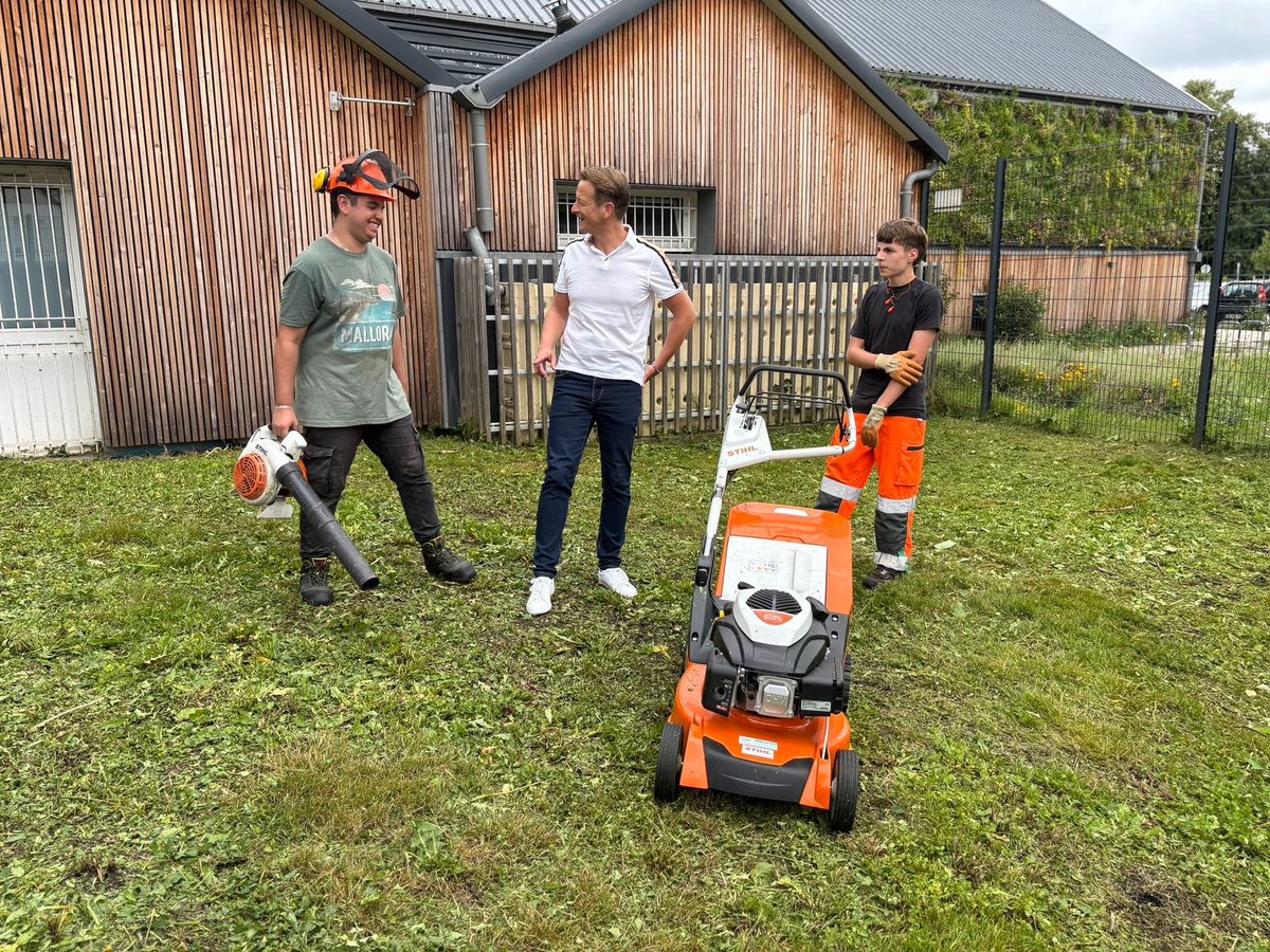 🚗 À Malaunay, la Bourse au Permis permet aux jeunes de financer leur permis en s’investissant pour la ville cet été (espaces verts 🌿).
Une initiative concrète pour l’insertion, l’autonomie et la mobilité! 💪 #Jeunesse #Mobilité #Malaunay