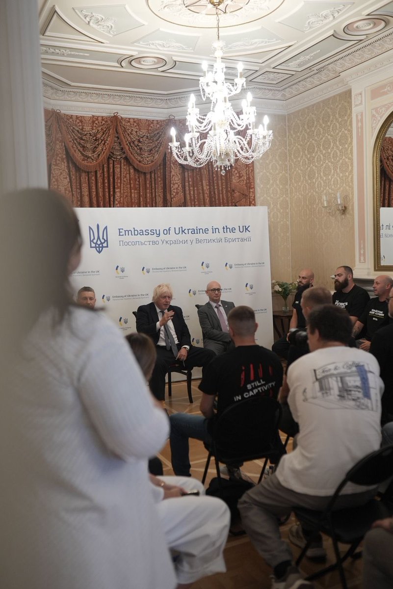 BorisJohnson's tweet image. Last week I was honoured to meet Ukrainian veterans to listen to their experience on the front line.
There’s $300bn of Russian assets frozen in Europe - this should be a down payment to Ukraine on the reparations that Russia will inevitably have to pay for the destruction they…