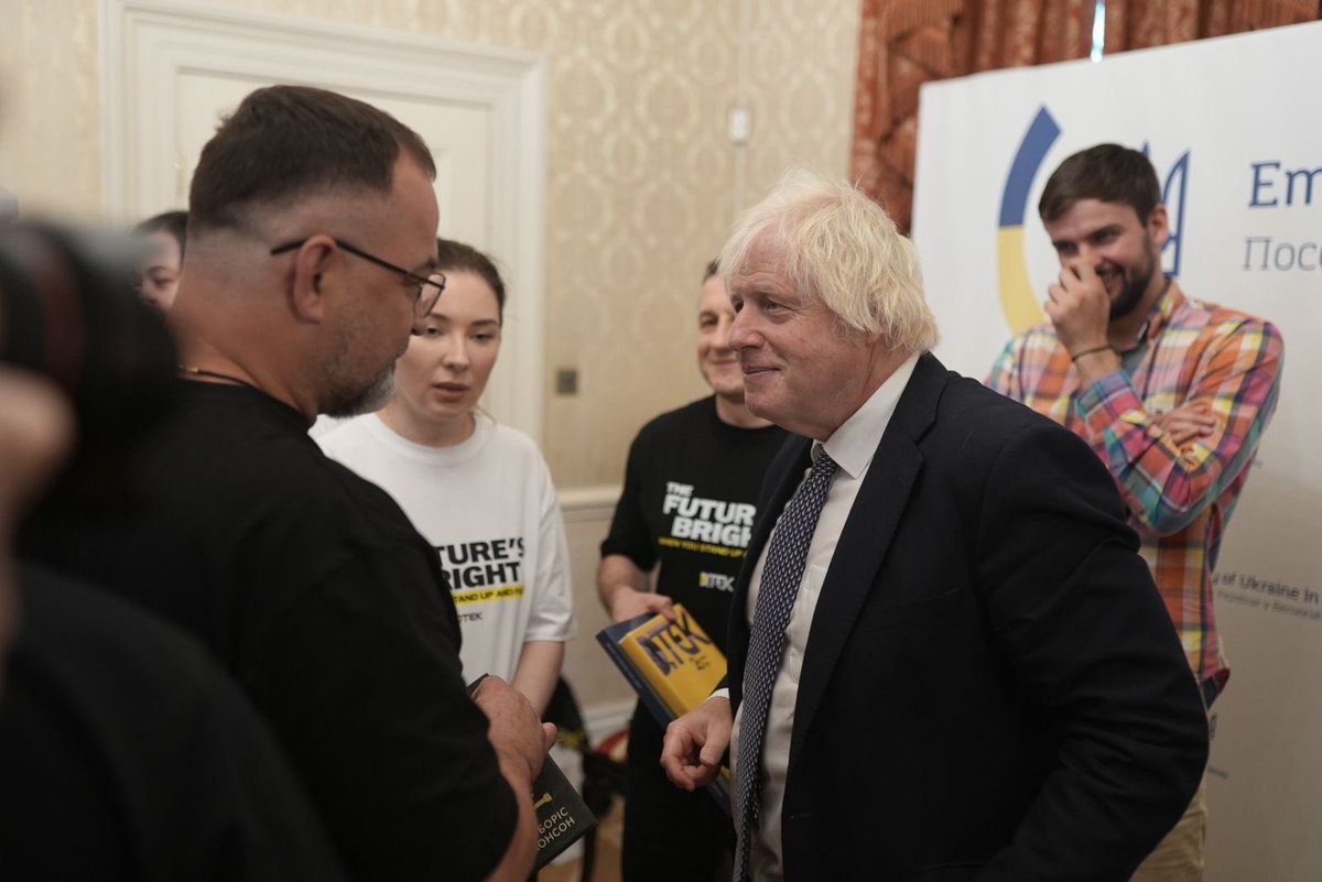 BorisJohnson's tweet image. Last week I was honoured to meet Ukrainian veterans to listen to their experience on the front line.
There’s $300bn of Russian assets frozen in Europe - this should be a down payment to Ukraine on the reparations that Russia will inevitably have to pay for the destruction they…