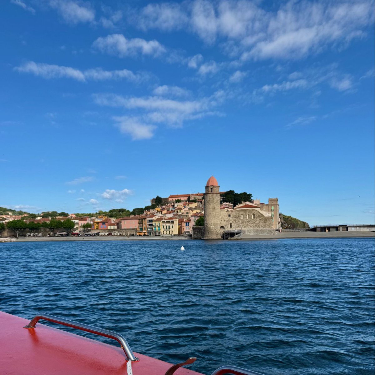 A tender arrival into picture-perfect Collioure, nestled along the southern coast of France.

#ItsYachtingNotCruising #SeaDreamYC