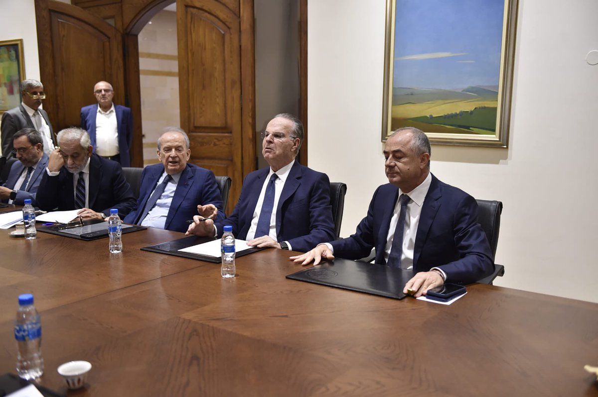 GeorgesAdwan's tweet image. اجتماع الهيئة المشتركة المؤلفة من هيئة مكتب المجلس النيابي ولجنة الإدارة والعدل للاطلاع على تقرير اللجنة حول رفع الحصانة عن النائب جورج بوشكيان. حيث عرض النائب جورج عدوان خلال الاجتماع تقرير اللجنة الذي أوصى برفع الحصانة، وقد تبنت الهيئة المشتركة التقرير بالإجماع وقررت رفع…