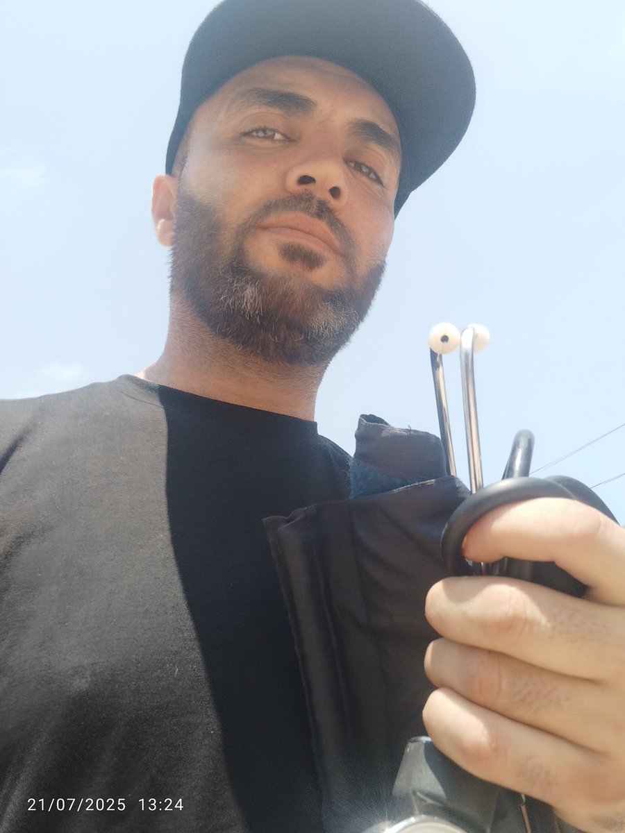 RamiHamad199's tweet image. Since morning, I have been moving from one place to another, working to help cases of malnutrition and fainting. Since morning, I have dealt with about 8 cases with simple means. This is catastrophic. I move, but I cannot move because of hunger.
I hope you share this and raise…