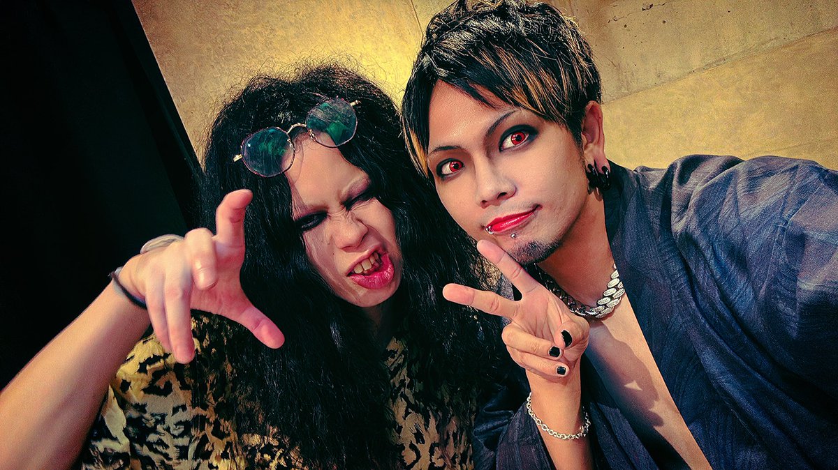 ともさん@ex.ヒスパニ (@7x3x7x3) on Twitter photo 【 3連休の思い出 その① 】
2025.07.19
@下北沢LIVEHOLIC & ROCKAHOLIC
「 激ロック DJ PARTY 」
真夏のDJ現場ありがとうございました🍻
2ターン目は首振りDolls nao君がサイドキックしてくれて超楽しかった✌️
プレイリストはまた近々アップします✍️
Photo by Shunnosuke( <a href="/Shunnosuke1217/">Shunnosuke</a> ) 【 3連休の思い出 その① 】
2025.07.19
@下北沢LIVEHOLIC & ROCKAHOLIC
「 激ロック DJ PARTY 」
真夏のDJ現場ありがとうございました🍻
2ターン目は首振りDolls nao君がサイドキックしてくれて超楽しかった✌️
プレイリストはまた近々アップします✍️
Photo by Shunnosuke( <a href="/Shunnosuke1217/">Shunnosuke</a> )