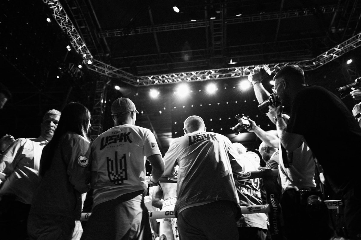 usykaa's tweet image. Thank you for your support. What a great night — 3x Undisputed. Mission complete✅