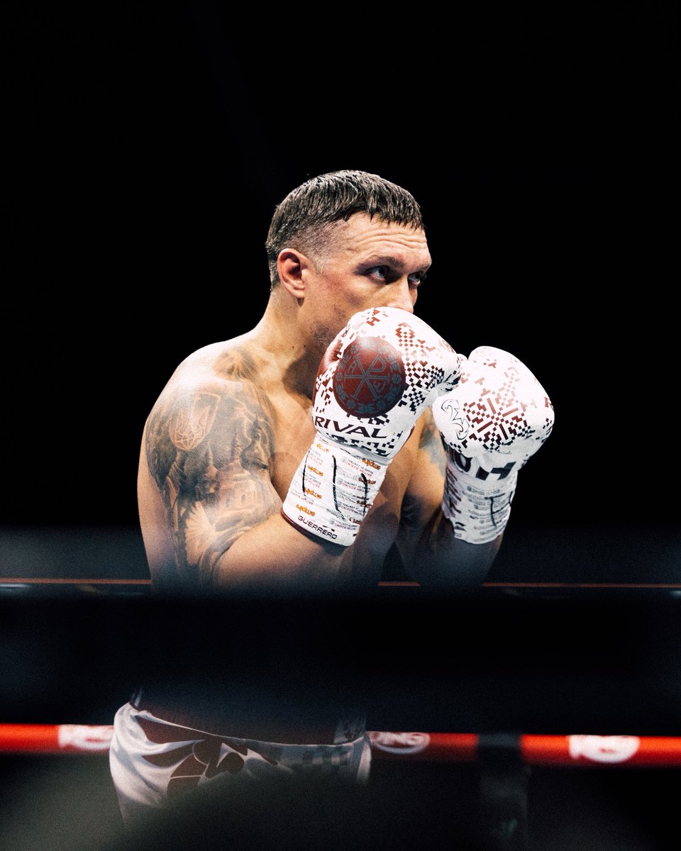usykaa's tweet image. Thank you for your support. What a great night — 3x Undisputed. Mission complete✅
