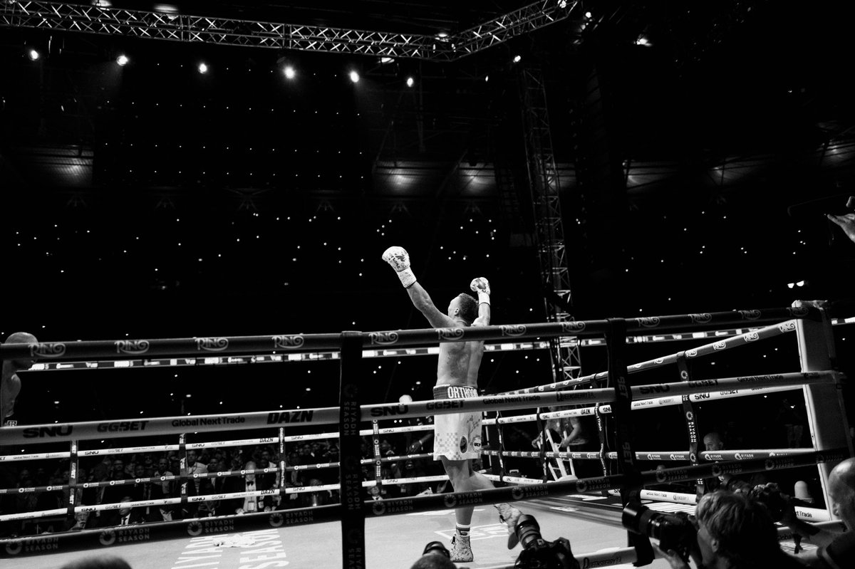 usykaa's tweet image. Thank you for your support. What a great night — 3x Undisputed. Mission complete✅