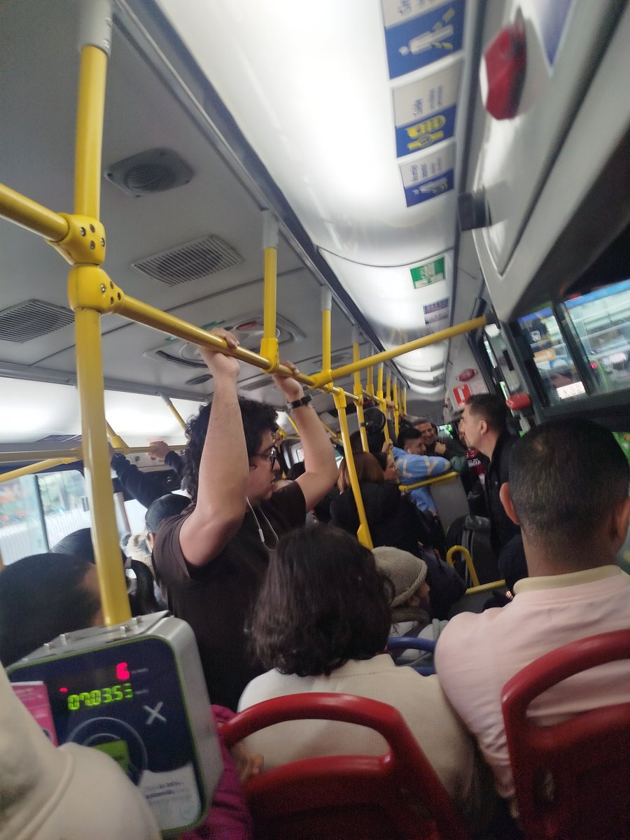 leidyperez35's tweet image. Es horrible el transporte de Bogotá, empezando por el #k86 la ruta que va hacia uno de los lugares más importantes que es el aeropuerto.  
#aeropuerto #Bogota #alertaaeropuerto @TransMilenio #sitp