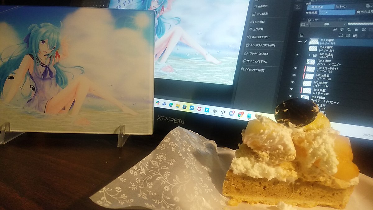 Tail_Noel612's tweet photo. お祝いのケーキ🍰(またひっくり返した…)
あと、今回はアクリルパネル作ってみた https://t.co/28BW6q9SJb