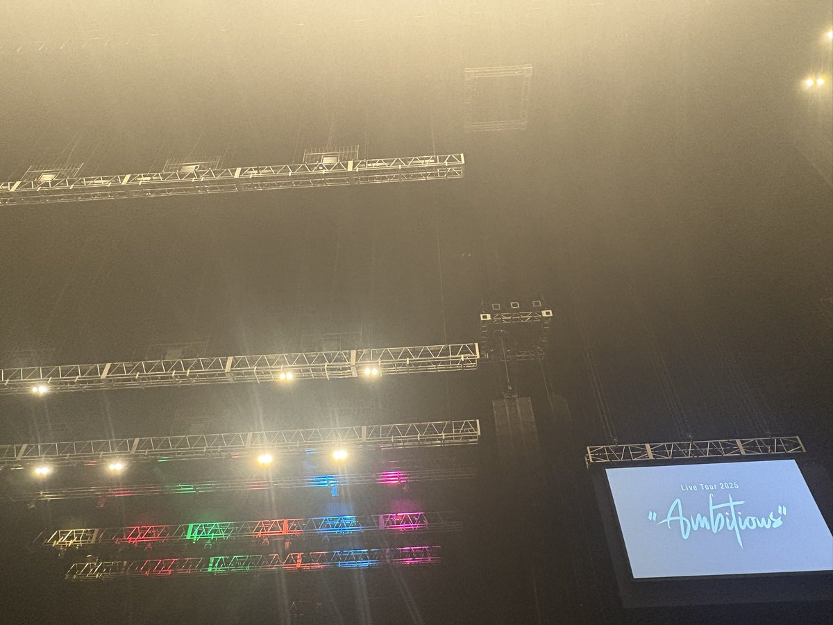 ITSN48003243's tweet photo. Ambitious終演！
泣いたり笑ったりであっという間の2時間でした！
今までにないくらい声出してスッキリ！
のど少し痛いけど気にしません！笑
重大発表もあってこれからが楽しみでしょうがない！
人がたくさん写っちゃうから上めのアングルで📸
 #リトグリ_Ambitious
 #リトグリ_余韻 https://t.co/Blgil4ARkv