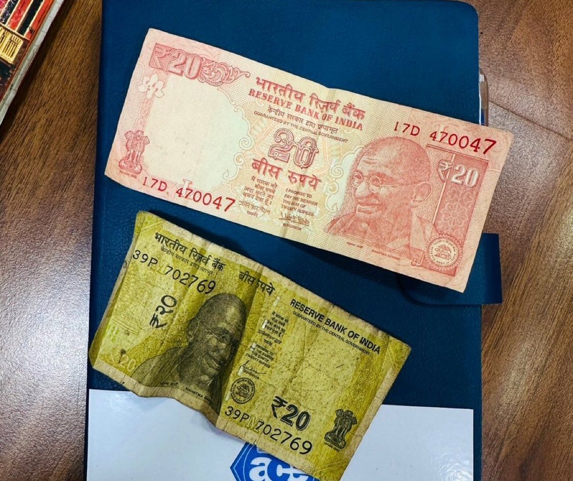 IndianGems_'s tweet image. Quality of 20 year old note vs 2 year old note
Imagine Babus have done corruption here also