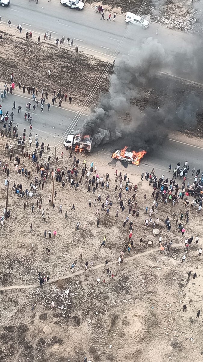 k9_reaper's tweet image. No.. this isn't Black Hawk Down - it's the remains of a Cash In Transit heist being swarmed in South Africa