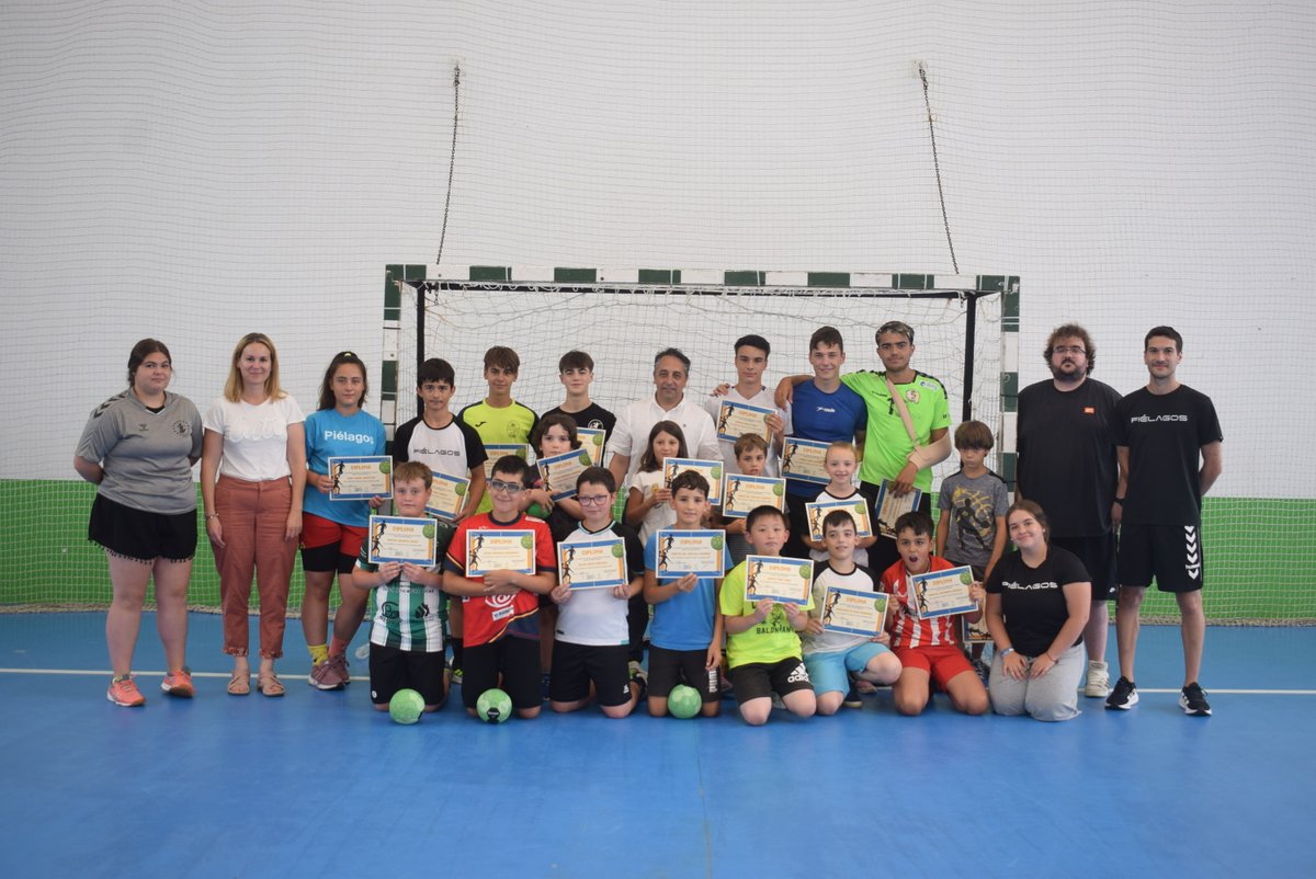 Ayto. de Piélagos (@aytopielagos) on Twitter photo Una treintena de niños participó en Vioño en el VI Campus de verano de la Escuela municipal de balonmano del <a href="/aytopielagos/">Ayto. de Piélagos</a> c.pielagos.es/SyCVWq Una treintena de niños participó en Vioño en el VI Campus de verano de la Escuela municipal de balonmano del <a href="/aytopielagos/">Ayto. de Piélagos</a> c.pielagos.es/SyCVWq