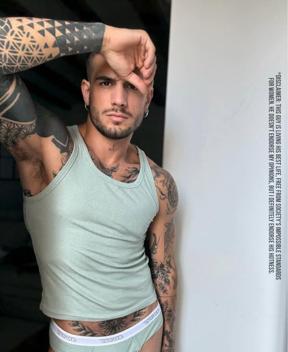 shesbonky's tweet image. H0RNY ACTIVISM pt. 763
CONSERVATIVES: Women ruin their beauty with tattoos. It makes them look trashy. Women with tattoos have a high body count and aren't pure.
MEANWHILE, MEN: