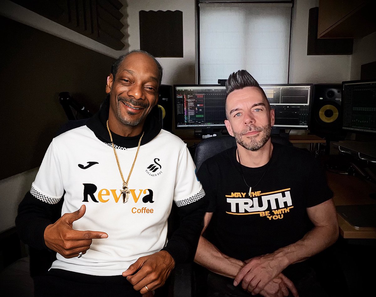 Dragged Snoop away from the Swansea spotlight for a day in the studio up in Caerphilly. Time to cook up some bangers 🔥