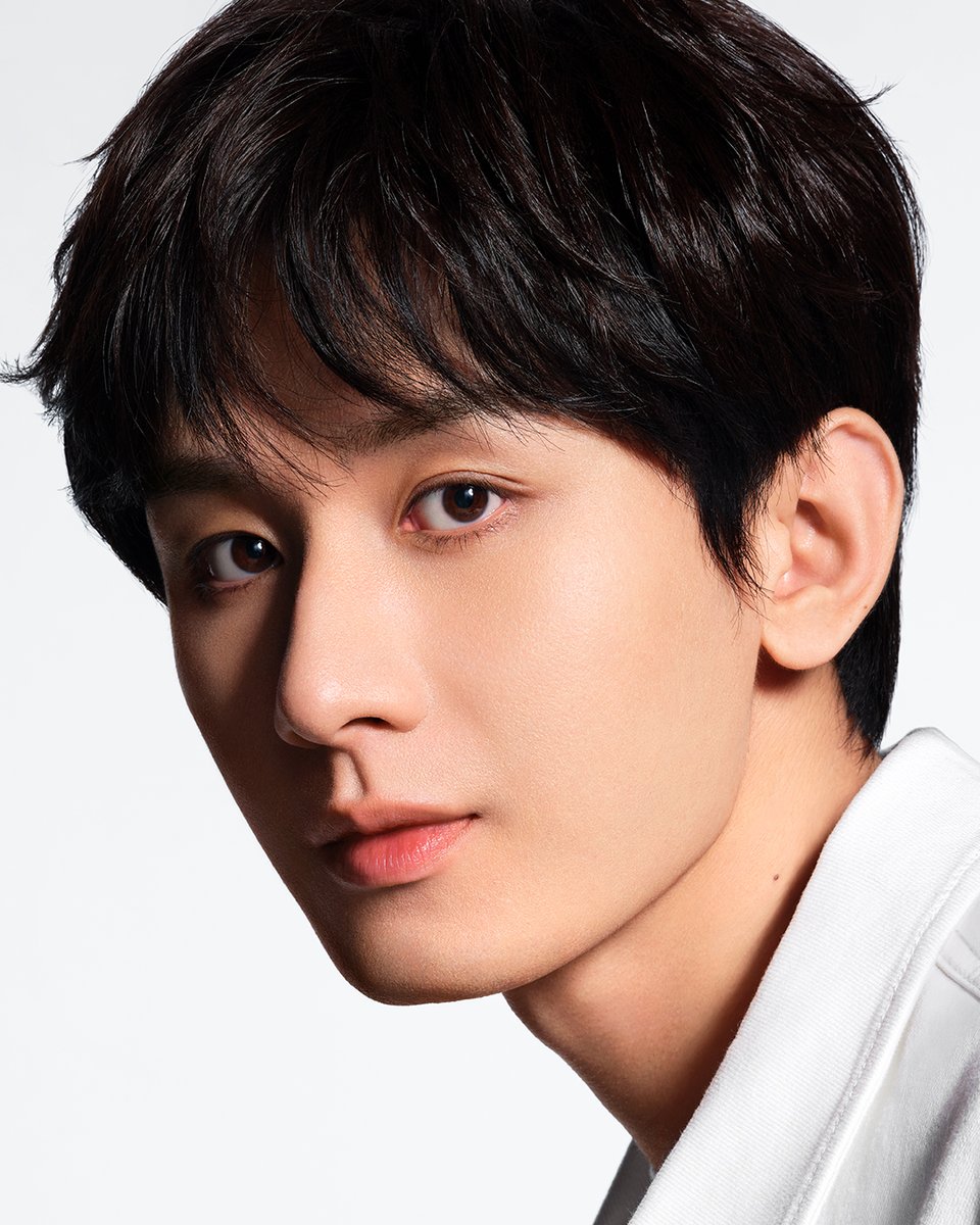 Meet our Global Brand Spokesperson and talented actor #ChengYi <a href="/_17cy_/">123</a> in our HD Skin Perfecting Powders campaign, showcasing a perfectly blurred matte finish.

#MAKEUPFOREVER