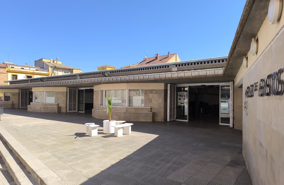 ⚪️ MERCADO
Consumo publica un nuevo pliego de cláusulas administrativas para la adjudicación de licencias en el Mercado de Abastos.

➡️ El objetivo es impulsar la actividad comercial en estas instalaciones, donde quedan tres puestos vacantes.

ℹ️ +INFO:
ciudaddelinares.es/noticias/el-ar…