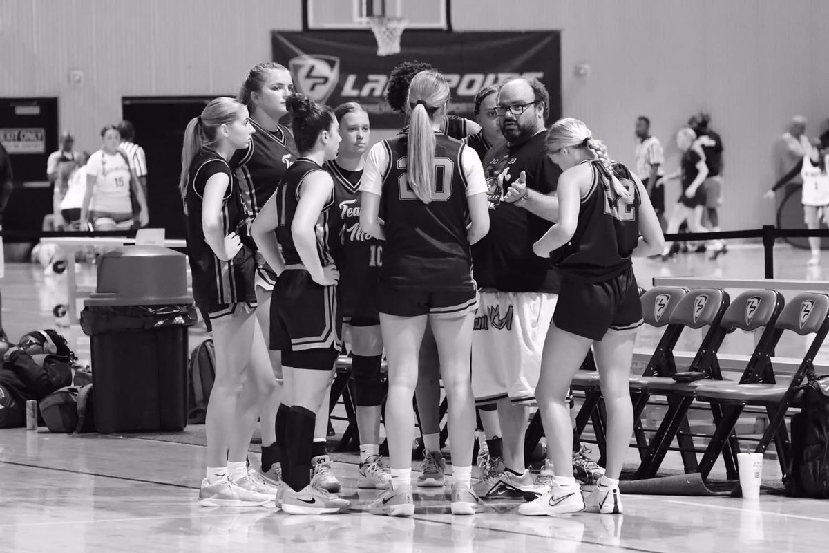 Last AAU game ever this morning on Court 1 of Atlanta Slam!! <a href="/Teamkma24/">Team KMA</a> <a href="/coachkent02/">#alwaysinthegym</a>