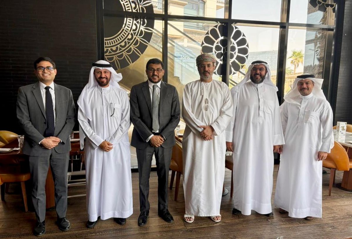 IndianEmbRiyadh's tweet image. Deputy Chief of Mission Shri Abu Mathen George and Counselor Shri Sharique Badr had an engaging discussion with the GCC team @GCCSG to advance multi-faceted cooperation between India and the GCC, including the activities under the Joint Action Plan.