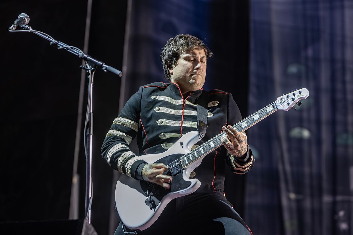 MCRupdates1's tweet image. Frank doing what he does best
By Raymond Ahner