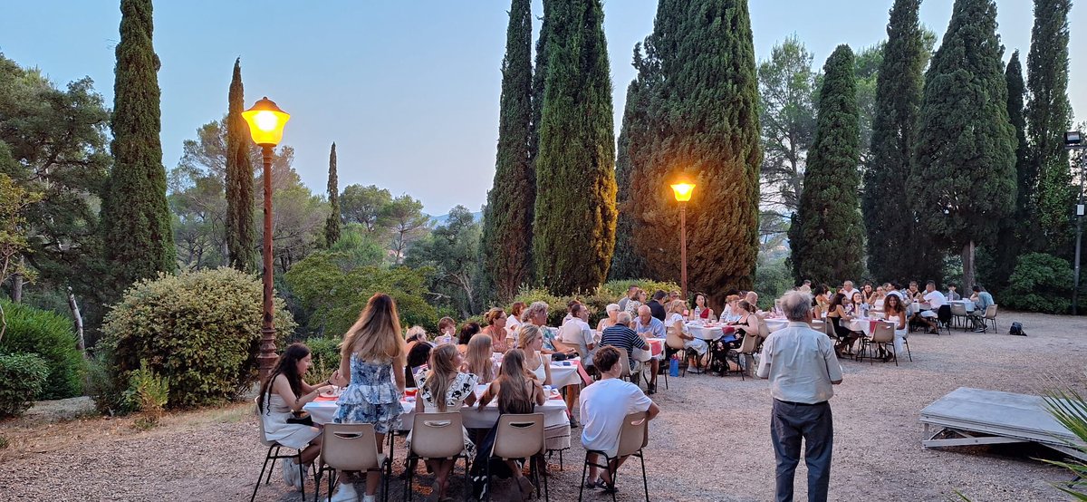 Ville de Fréjus (@villedefrejus) on Twitter photo 🎊 Samedi 19 juillet, la réception à l'occasion du départ des jeunes de <a href="/FxbgGov/">Fredericksburg, Va</a> s’est tenue dans une ambiance conviviale et chaleureuse, en présence de Pascal Pipitone, Conseiller municipal délégué aux jumelages, d'André Ollivier, Président du Comité de jumelage, et de Claire 🎊 Samedi 19 juillet, la réception à l'occasion du départ des jeunes de <a href="/FxbgGov/">Fredericksburg, Va</a> s’est tenue dans une ambiance conviviale et chaleureuse, en présence de Pascal Pipitone, Conseiller municipal délégué aux jumelages, d'André Ollivier, Président du Comité de jumelage, et de Claire