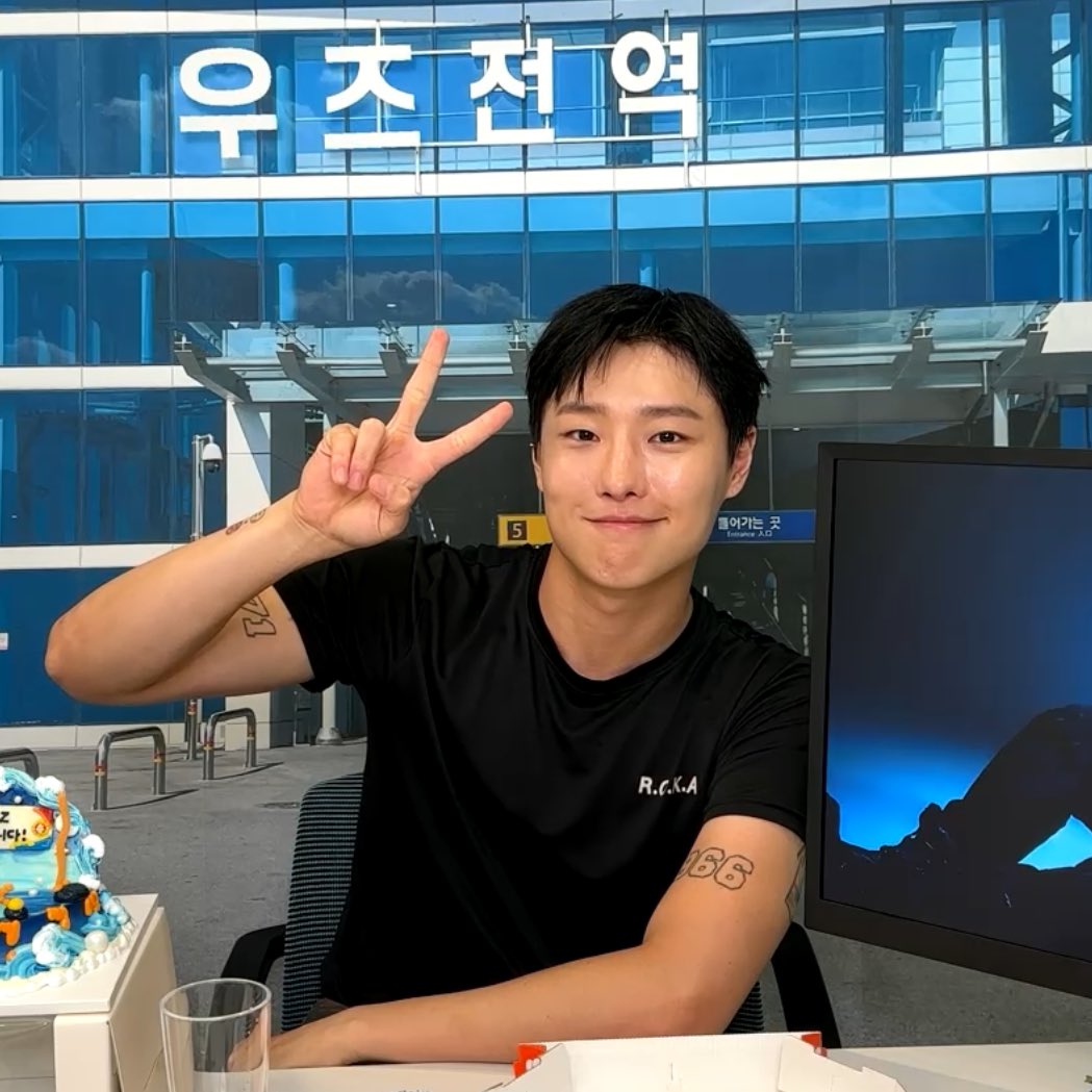 hijack_dnwm's tweet photo. 바보 캡쳐타임 https://t.co/EA9VLY223u