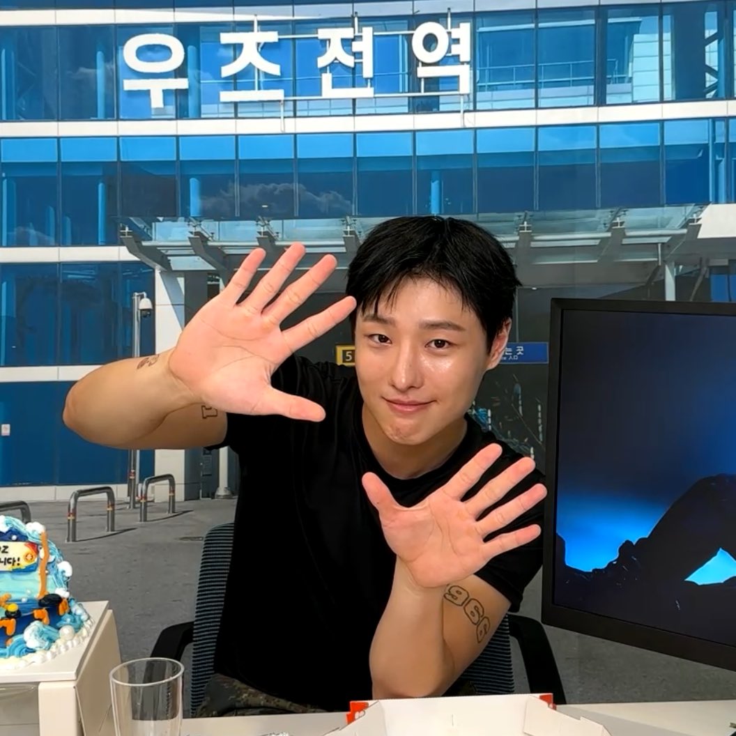 hijack_dnwm's tweet photo. 바보 캡쳐타임 https://t.co/EA9VLY223u