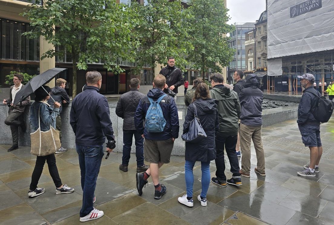 VinnieSull1van's tweet image. UPCOMING Pub/History walking #TOUR of Borough/Southwark, #London🚶♂️🚶♀️🍻
🗓 #TOUR Date: 16th August (Sat)
👥 Meeting At: London Bridge Station
🕦 Time: 11 AM
The tour will last between 3 - 4 hours and will, of course, include a few stops for refreshment. 🍺
We will be…