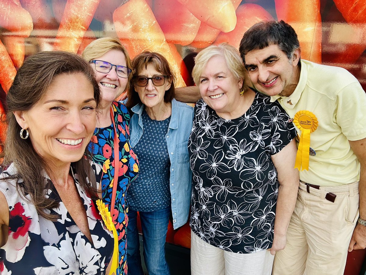 Laura_McCracken's tweet image. Thanks to all who came out this weekend for some last minute canvassing before our by-election polling day. Many meaningful conversations with residents about local challenges AND OPPORTUNITIES in Bromley Common & Holwood… followed by a drink at The Hit or Miss micro bar.
Vote…