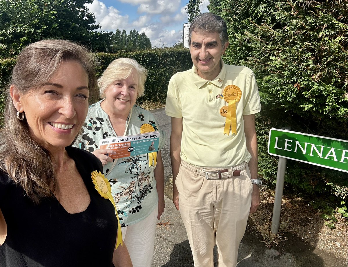 Laura_McCracken's tweet image. Thanks to all who came out this weekend for some last minute canvassing before our by-election polling day. Many meaningful conversations with residents about local challenges AND OPPORTUNITIES in Bromley Common & Holwood… followed by a drink at The Hit or Miss micro bar.
Vote…