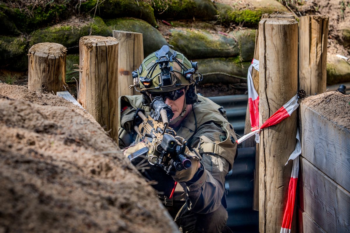 mnbg_lithuania's tweet image. This is where multinational training gets real. This is where cohesion grows.
@forsvaret @norwaydefenders @bundeswehr @nato
#MNBGLTU #WeAreNATO #StrongerTogether #NorwegianArmy #Trenches #Joint Training #NATOSpeartip #SoldierSkills