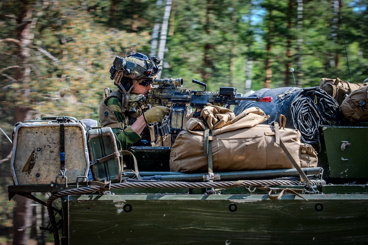 mnbg_lithuania's tweet image. This is where multinational training gets real. This is where cohesion grows.
@forsvaret @norwaydefenders @bundeswehr @nato
#MNBGLTU #WeAreNATO #StrongerTogether #NorwegianArmy #Trenches #Joint Training #NATOSpeartip #SoldierSkills