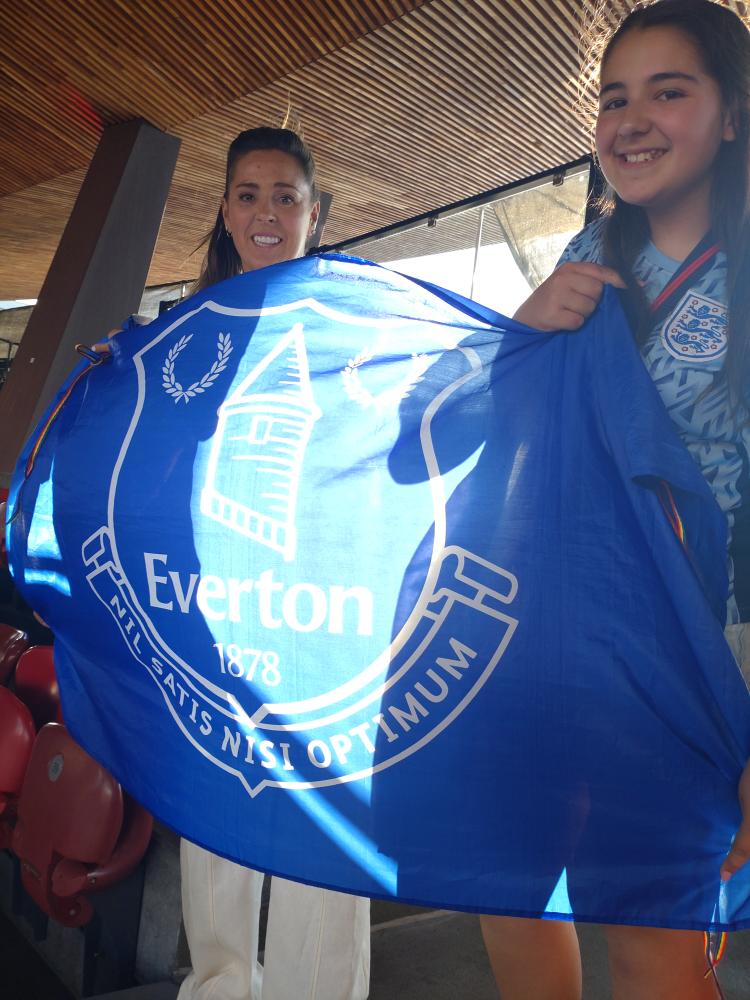 EvertonWomen's tweet image. 🔵 Everton legend Fara Williams flying the blue flag of Everton at #WEURO2025.
🙌 Love it, Fara!