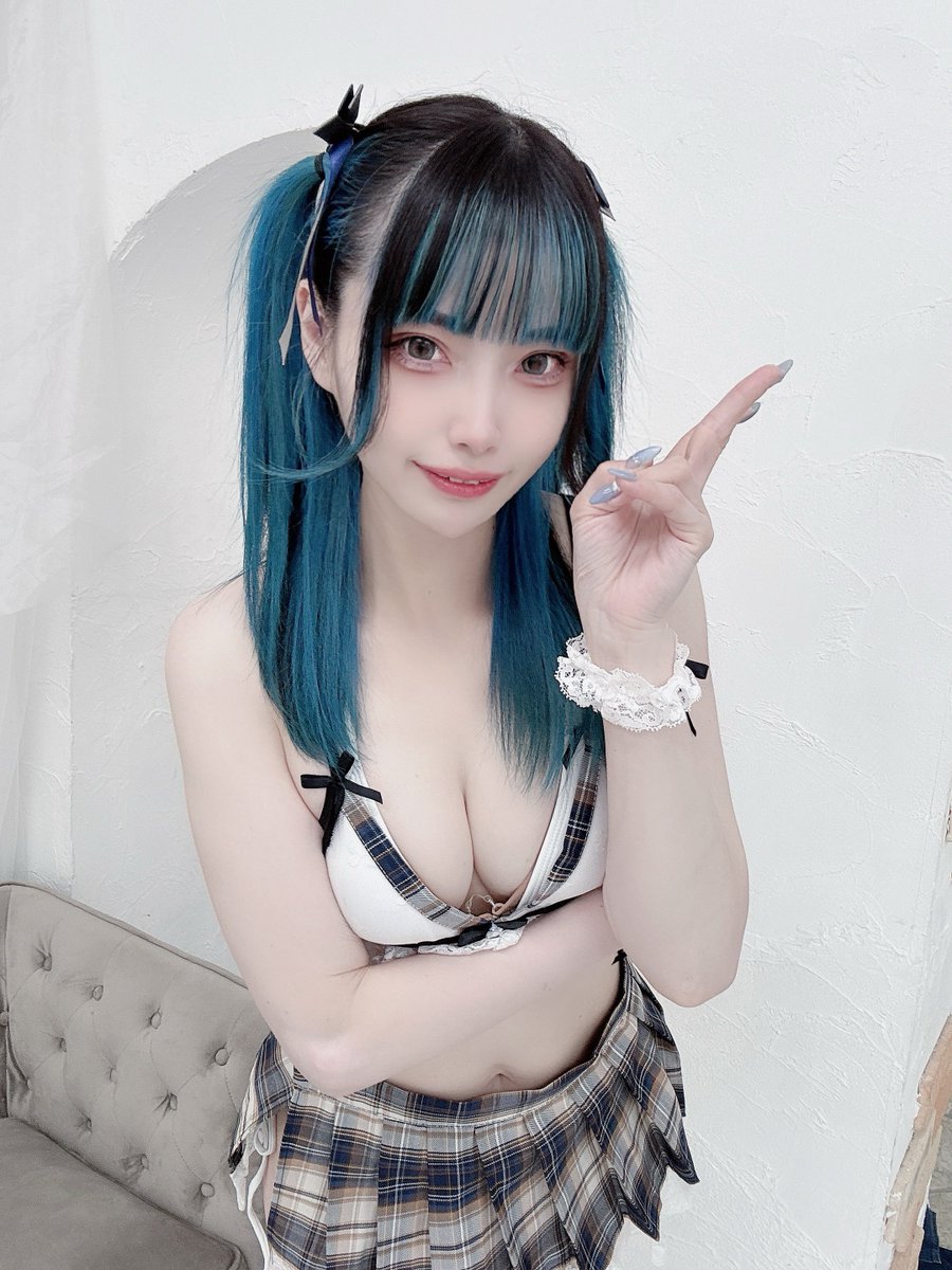 marie_0627's tweet photo. 44歳の水着まだ見てないの？ https://t.co/aPLW4KaWwR
