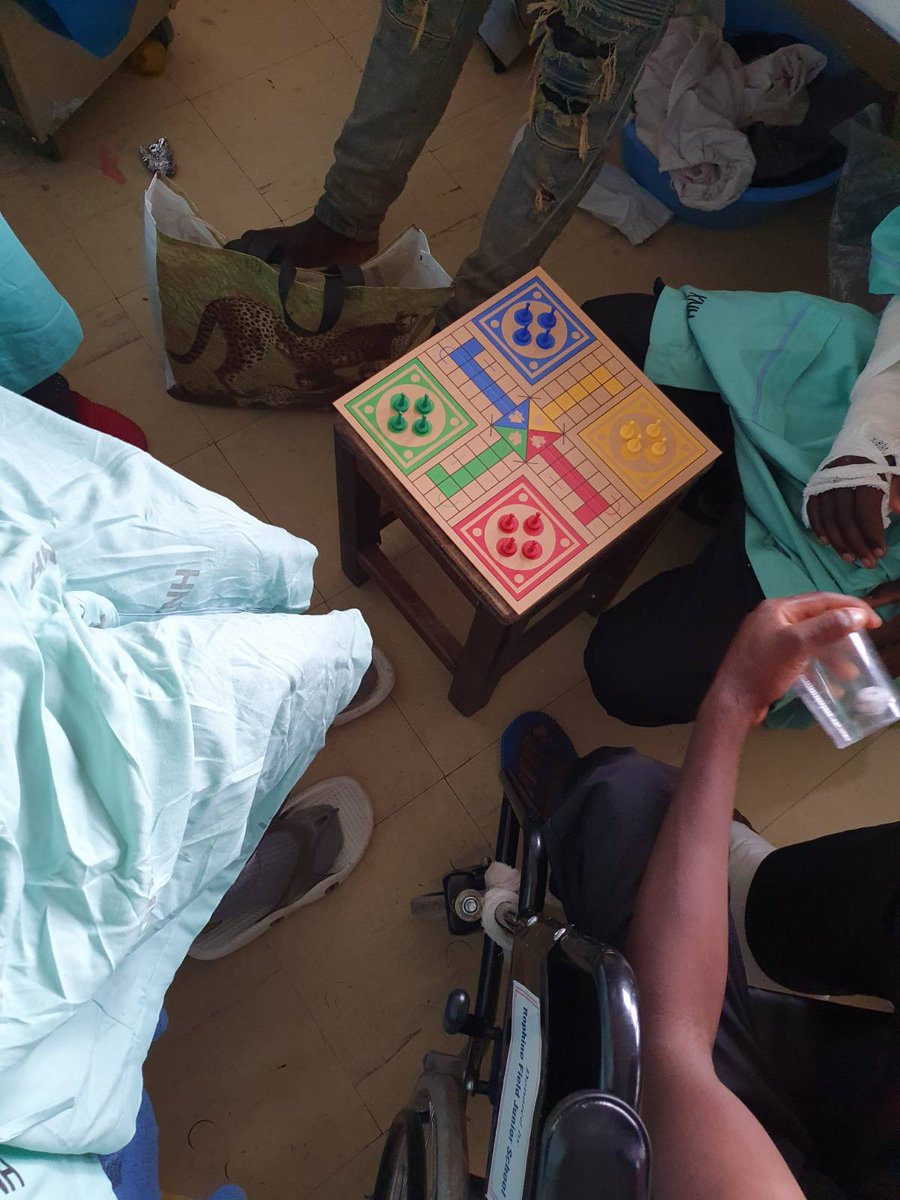 WakenyaForKenya's tweet image. Saturday was a good day. We spent it with some of the comrades recovering from protest-related injuries; painting and laughing over games. They’re in good spirits. And most importantly, they’re not alone.
#KenyansForKenya
