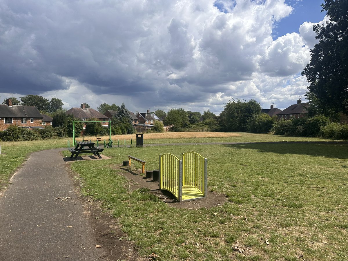 LabourWollatonW's tweet image. Been out with @MyNottingham housing colleagues having a look at the housing stock in Wollaton & the local park which is need of some TLC! We will keep pushing to get this park upgraded.