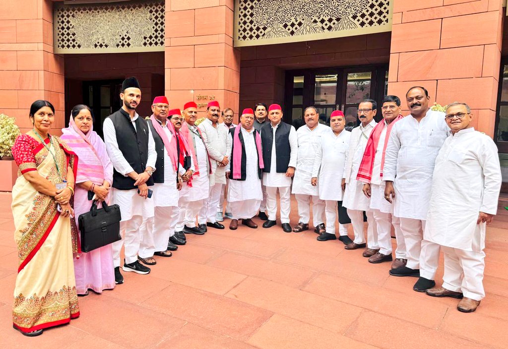 आज संसद के मानसून सत्र में...!

#MonsoonSession #ParliamentSession2025