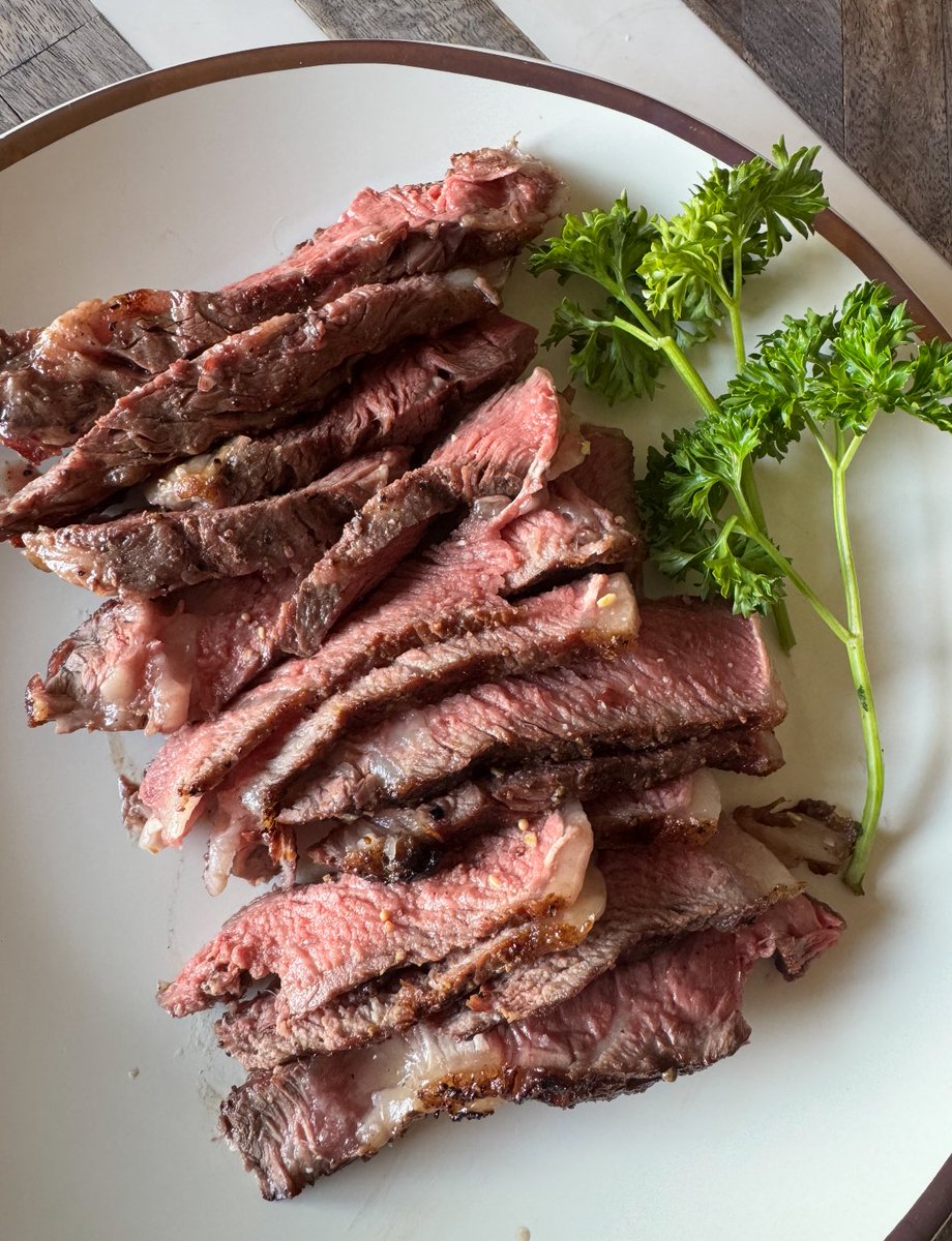 RadkeAmanda's tweet image. 🎉Early Access to the All American Angus Beef Auction starts now!
🍽️Tender. Flavorful. Savory. Memorable.
🥩 These steaks have the WOW FACTOR that will keep you coming back for more!
🏆 Bid to win here: bidonbeef.com/auctions/upcom…