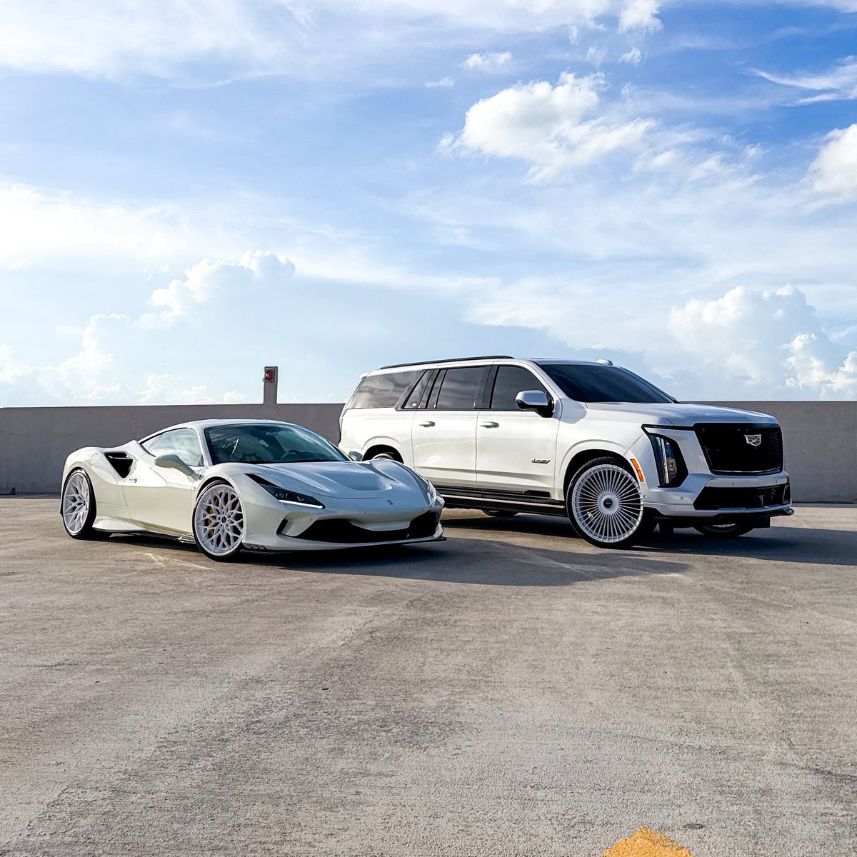 KFLETCH___'s tweet image. GM I’m driving one of these today. Nope, not the Ferrari. Been there done that. I’m enjoying the new 2026 Cadillac Escalade V, Platinum, yup… 700hp Supercharged V8 mom car. Happy Monday everyone