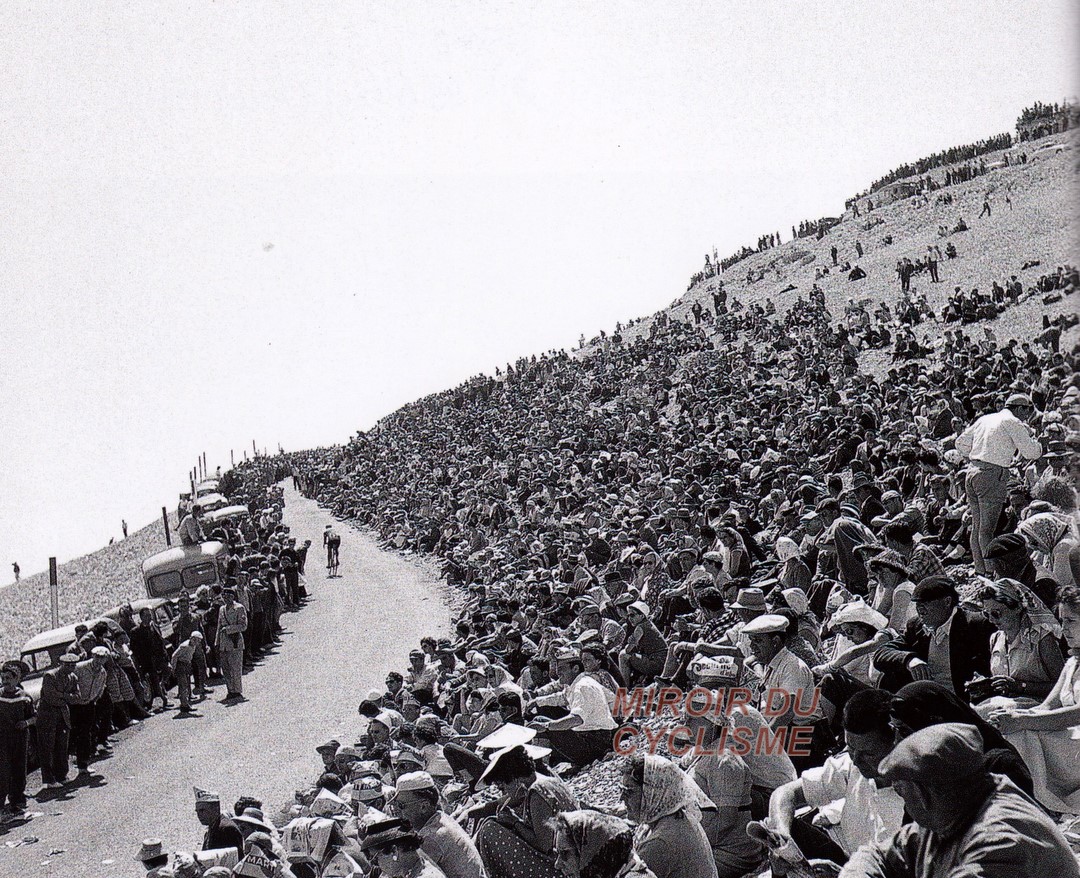 Mont Ventoux 20 km ITT (Tour de France 1958)

📸 Archives DL
#MontVentoux #Ventoux #chaletReynard #TimeTrial #TDF #TDF1958 #cyclisme #cycling #ciclismo