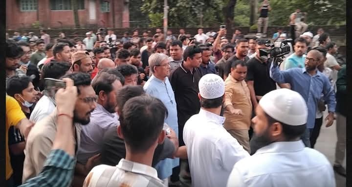 TamjidulH24v2's tweet image. Jara accident e pure jawa baccha Der poth block Kore hospital e showdown korte jai, tader Dara onek kisu hobe kintu desh er unnoti hobe na.....