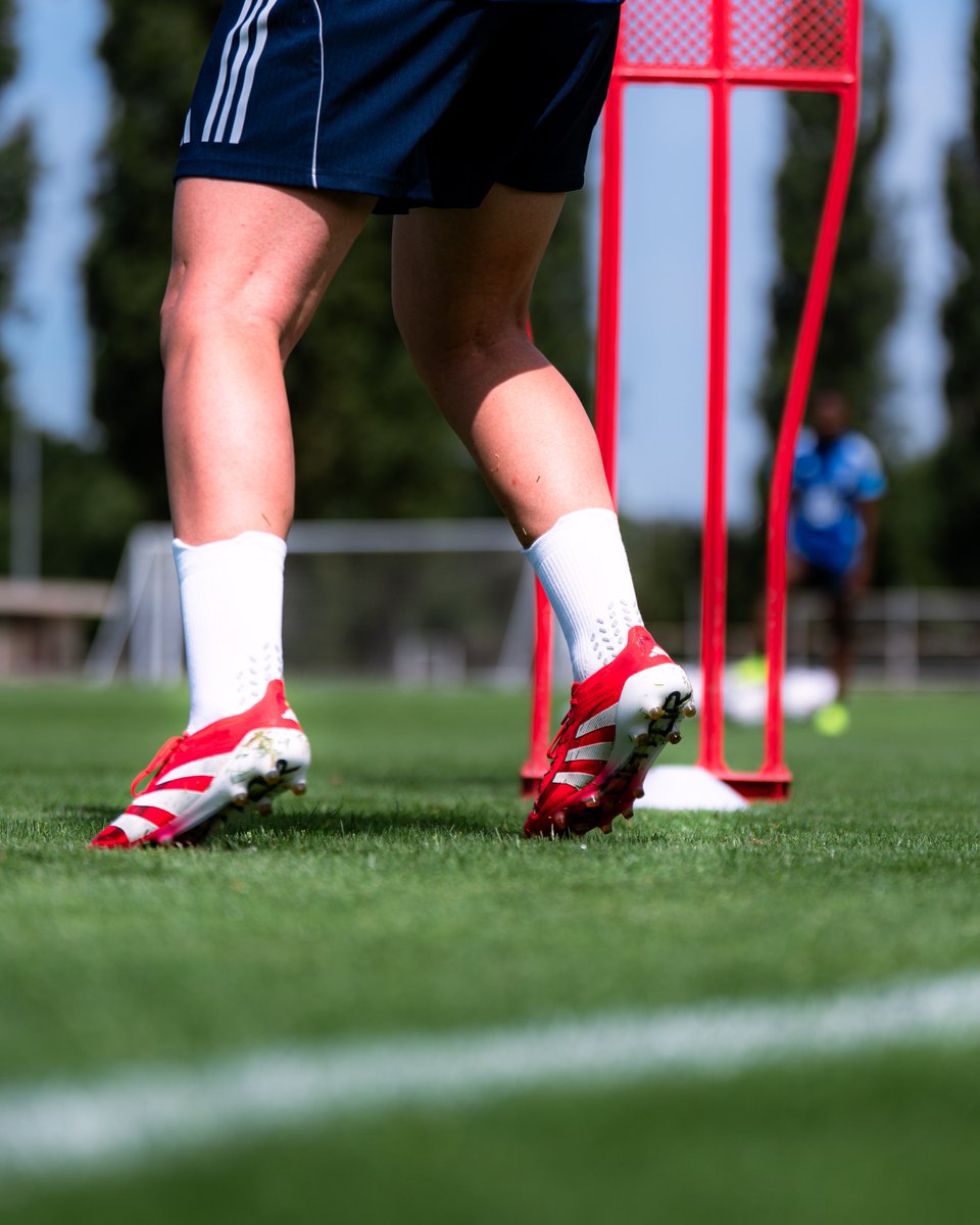 RCSA_Feminines's tweet image. 📆 | 𝟭𝗲̀𝗿𝗲 𝘀𝗲𝗺𝗮𝗶𝗻𝗲 𝗰𝗼𝗺𝗽𝗹𝗲̀𝘁𝗲 ! 💪
🏋️♂️Lundi-vendredi : entrainements.
✈️ Samedi 14h - amical 🆚 @OHLeuven
#ArkemaPL
