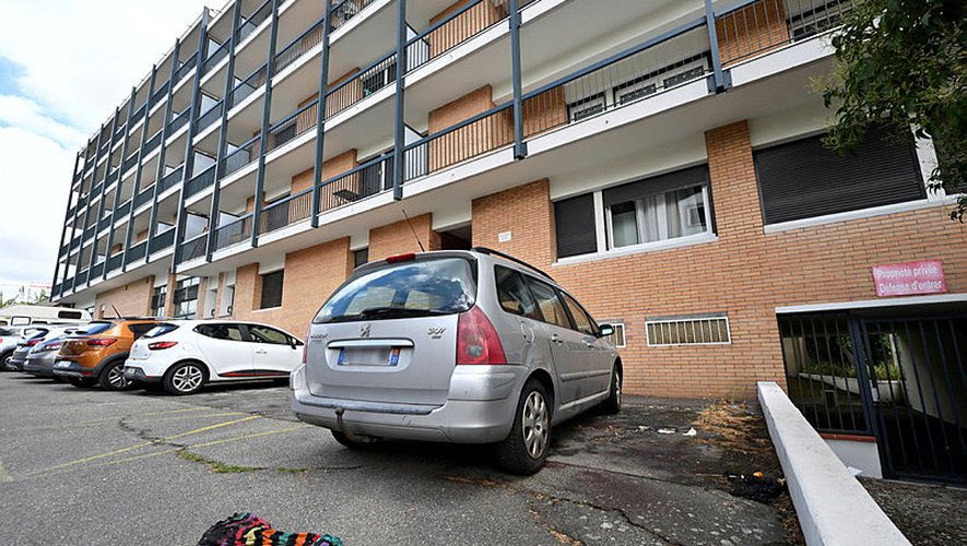 BastionMediaFR's tweet image. 🚨🇫🇷 𝗔𝗟𝗘𝗥𝗧𝗘 𝗜𝗡𝗙𝗢 — Un jeune homme de 19 ans a été TUÉ à Blagnac, près de Toulouse : il a été POIGNARDÉ puis MASSACRÉ À COUPS DE PIERRE par ses agresseurs.

Lors d’une altercation avec un groupe de "jeunes", il a été violemment pris pour cible et POIGNARDÉ.

Il a ensuite