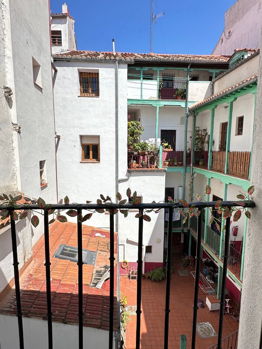 Hola somos 4 chicas majísimas que buscamos 5ª compañerx de piso en Madrid de agosto a junio. El piso está en Lavapiés-Embajadores, a 6 min del metro. Son 500€/mes. Nos gusta hacer vida de piso. Si te interesa escribenoss 🫶💐

<a href="/allbagonzalez/">𝔸𝕝𝕓𝕒</a> <a href="/VIV0POYEYA/">clau</a> <a href="/martaafdez03/">marta</a>