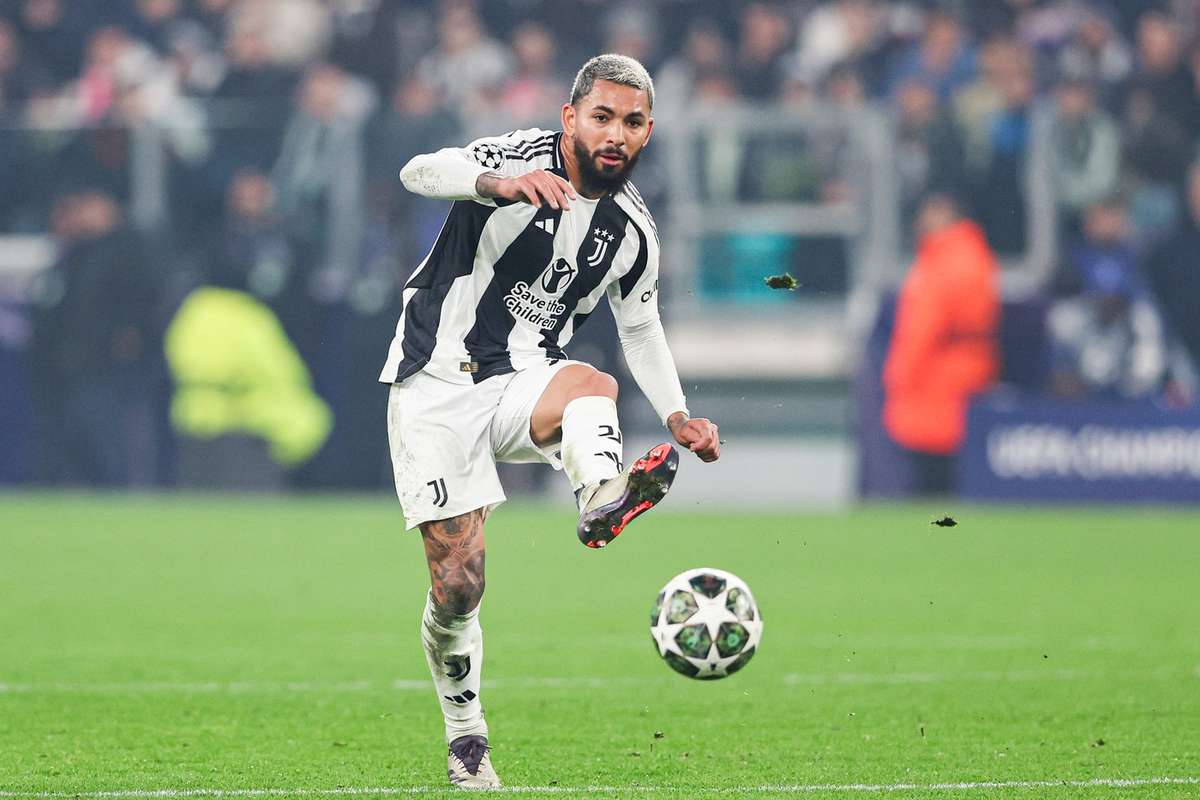 JamieBoyce's tweet image. Douglas Luiz to West Ham makes so much sense. Yes, he won’t come cheap but we desperately need midfield reinforcements and he’s proven in the Premier League.
Strong on the ball, press resistant and tactically smart. He’s exactly the kind of player Graham Potter could build…