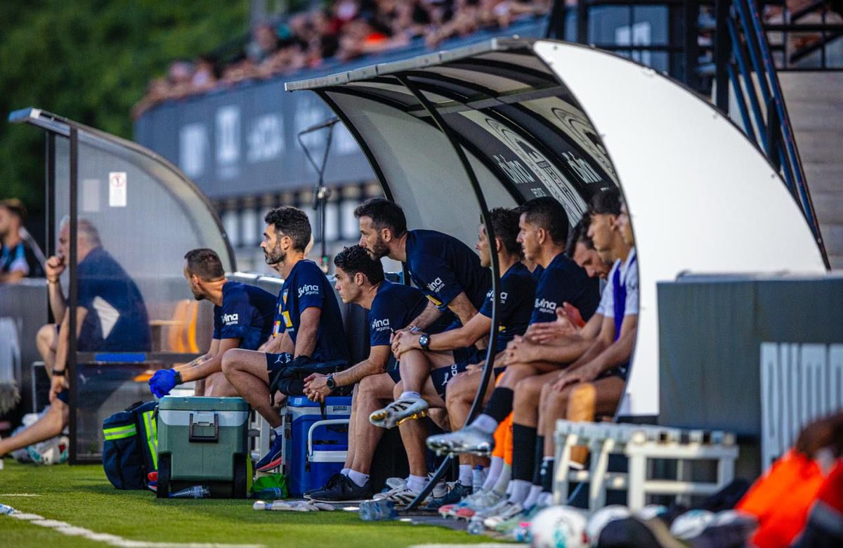 🦇 <a href="/valenciacf/">Valencia CF</a> 
📸 <a href="/lazaroftherock/">Lázaro dela Peña</a>