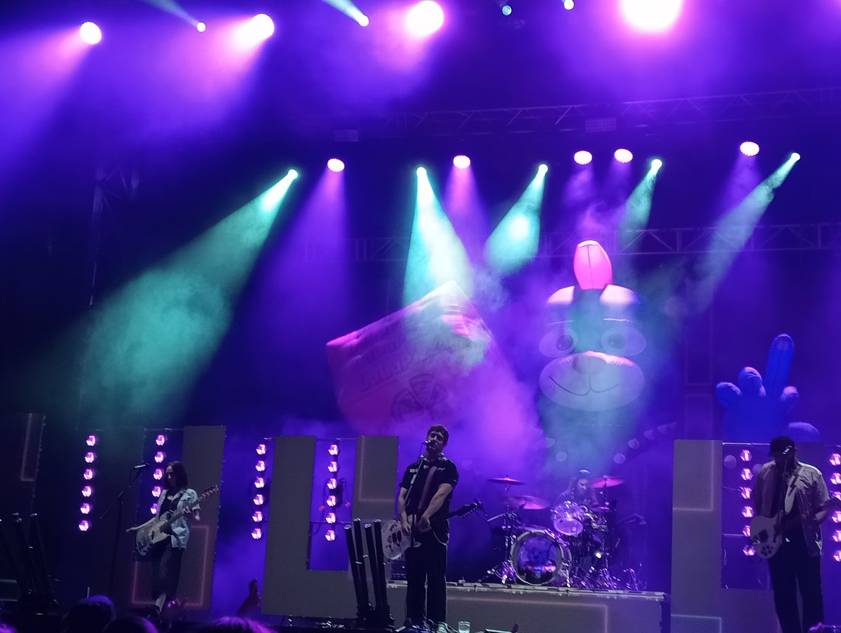 Ultrasonicos1's tweet image. El sábado fue el último concierto por este año de las fiestas de #Barakaldo en la Herriko Plaza con el cuarteto de Parla La La Love You en un directo tan corto como entretenido.
lc.cx/_utfad