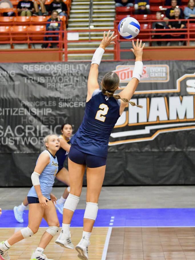 SIK Pre-Season Player to Watch: Alayna Vaeth has led Saint Thomas Aquinas to Kansas 5A State Championships in 2022 and 2024, with a runner-up finish in 2023 and is ready to get one more title in her senior season. As one of the top setters in the state, Alayna averaged 10.8